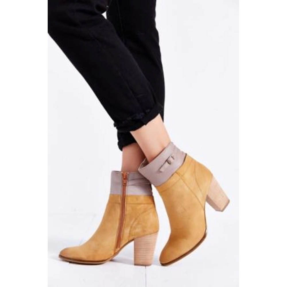 Seychelle's Fascinate Tan and Taupe Suede Ankle Booties Size 10 Block Heel Zip